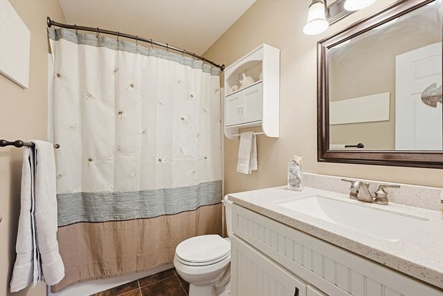 17 Keryn Ct, Northbridge, MA 01588