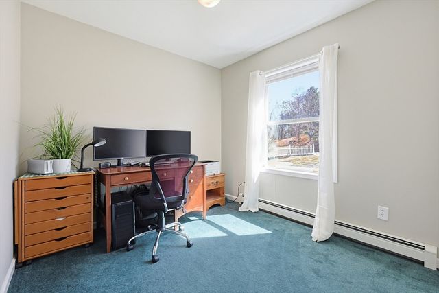 17 Keryn Ct, Northbridge, MA 01588