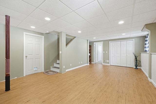 17 Keryn Ct, Northbridge, MA 01588