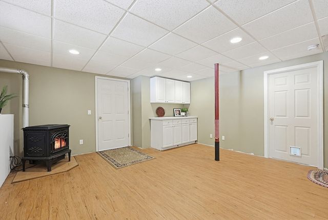 17 Keryn Ct, Northbridge, MA 01588