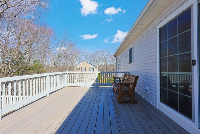 17 Keryn Ct, Northbridge, MA 01588