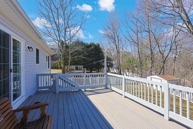 17 Keryn Ct, Northbridge, MA 01588