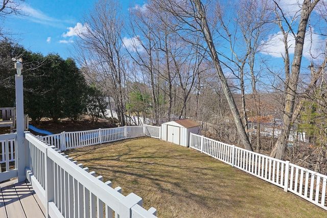 17 Keryn Ct, Northbridge, MA 01588