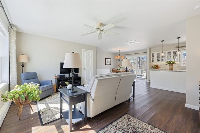 17 Keryn Ct, Northbridge, MA 01588