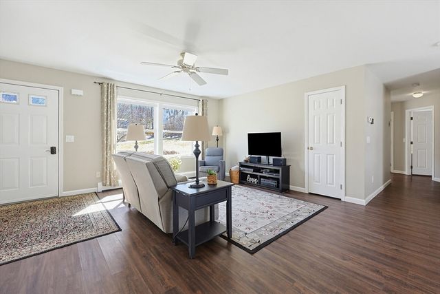 17 Keryn Ct, Northbridge, MA 01588
