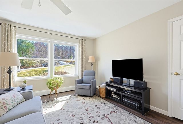 17 Keryn Ct, Northbridge, MA 01588