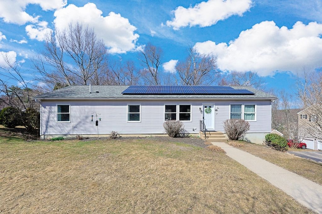 17 Keryn Ct, Northbridge, MA 01588