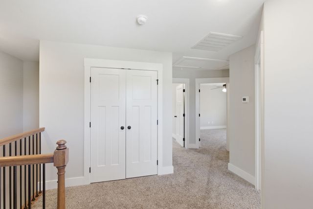 306 College St, Burns, TN 37029