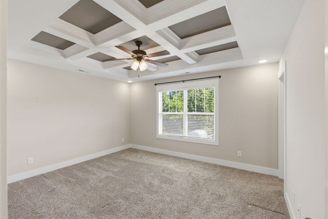 306 College St, Burns, TN 37029