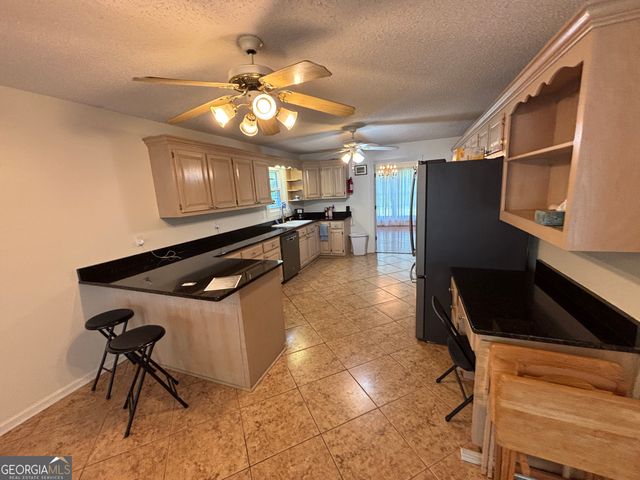 119 Moll Drive, Cochran, GA 31014