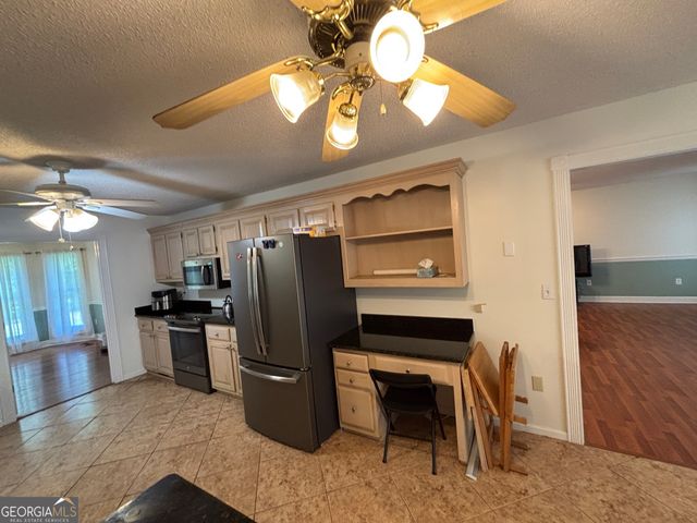 119 Moll Drive, Cochran, GA 31014