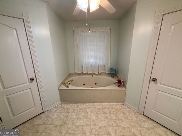 119 Moll Drive, Cochran, GA 31014