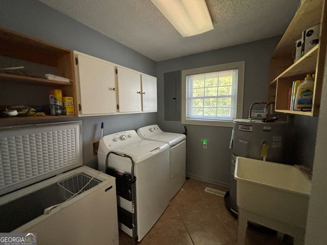 119 Moll Drive, Cochran, GA 31014