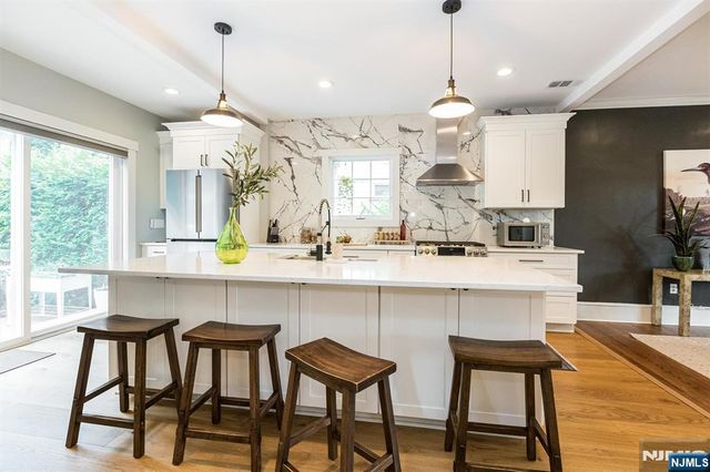 118 Essex Avenue, Glen Ridge, NJ 07028