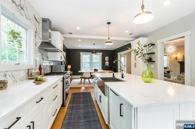 118 Essex Avenue, Glen Ridge, NJ 07028