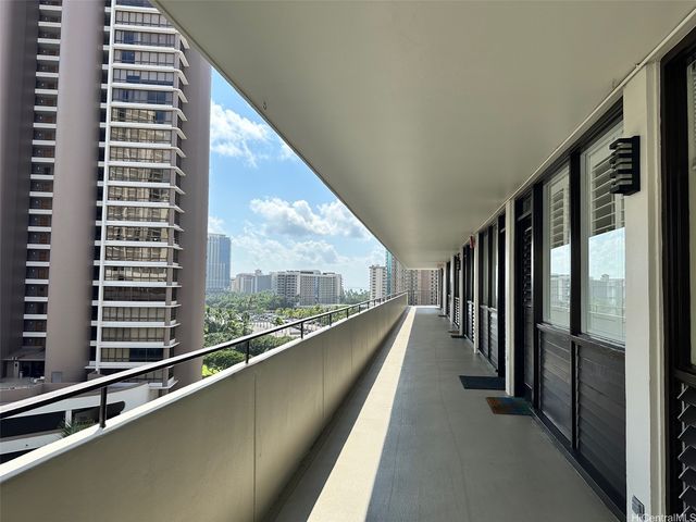 425 Ena Road 1201B, Honolulu, HI 96815