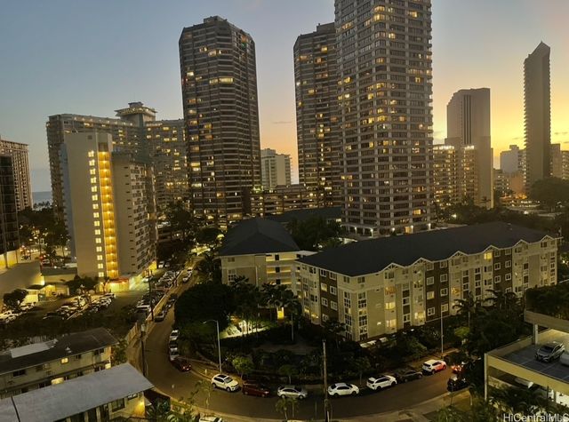 425 Ena Road 1201B, Honolulu, HI 96815