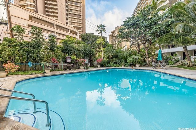 425 Ena Road 1201B, Honolulu, HI 96815