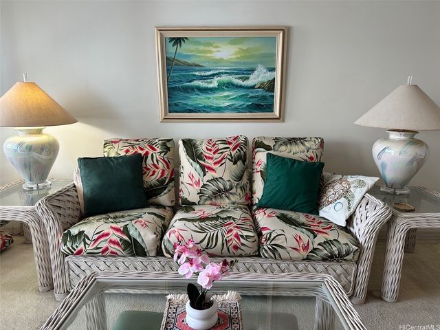 425 Ena Road 1201B, Honolulu, HI 96815