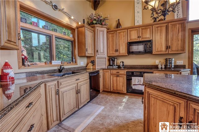 15 Easy Street, Ellicottville, NY 14731