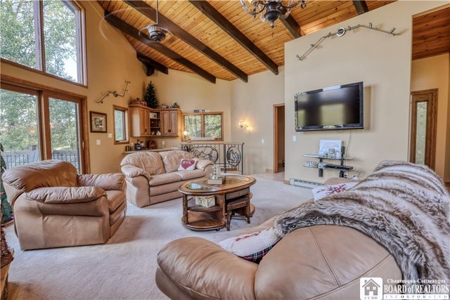 15 Easy Street, Ellicottville, NY 14731