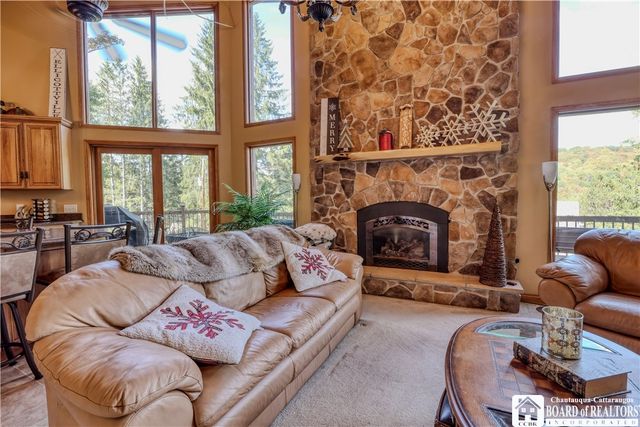 15 Easy Street, Ellicottville, NY 14731