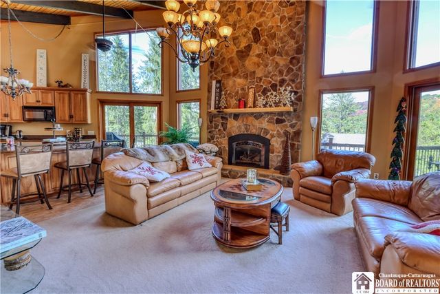 15 Easy Street, Ellicottville, NY 14731