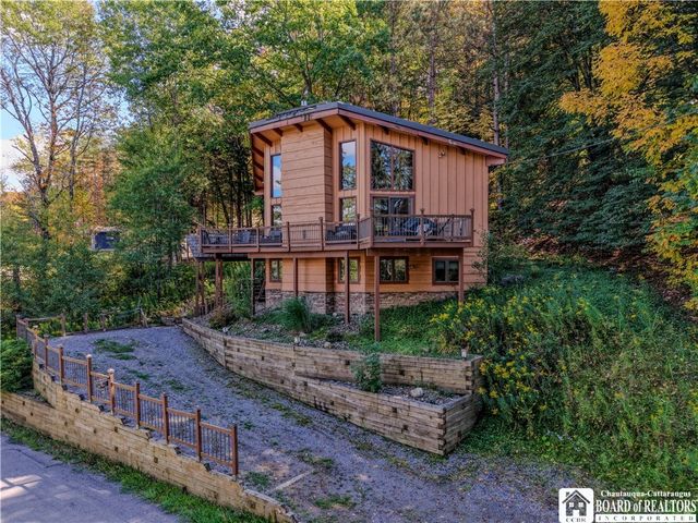 15 Easy Street, Ellicottville, NY 14731