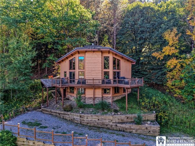 15 Easy Street, Ellicottville, NY 14731