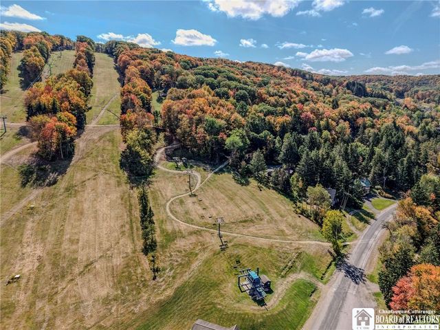 15 Easy Street, Ellicottville, NY 14731