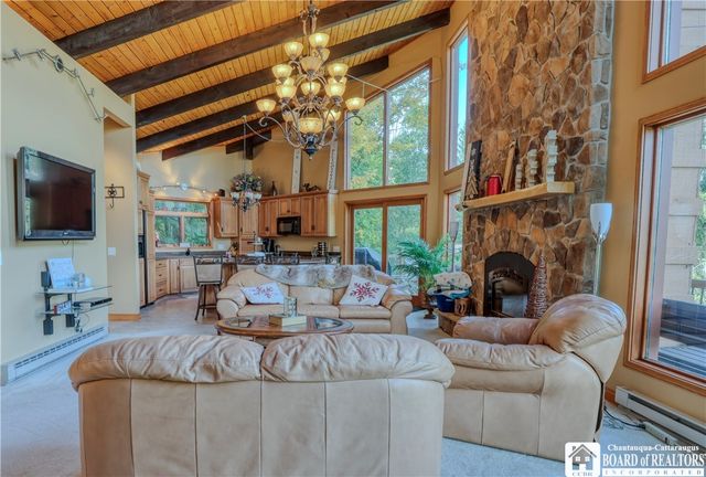 15 Easy Street, Ellicottville, NY 14731