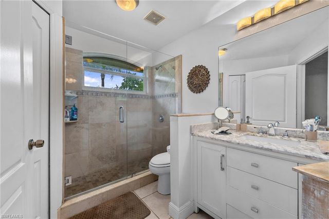 135 45th AVE NE, Naples, FL 34120