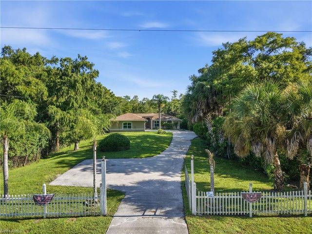 135 45th AVE NE, Naples, FL 34120