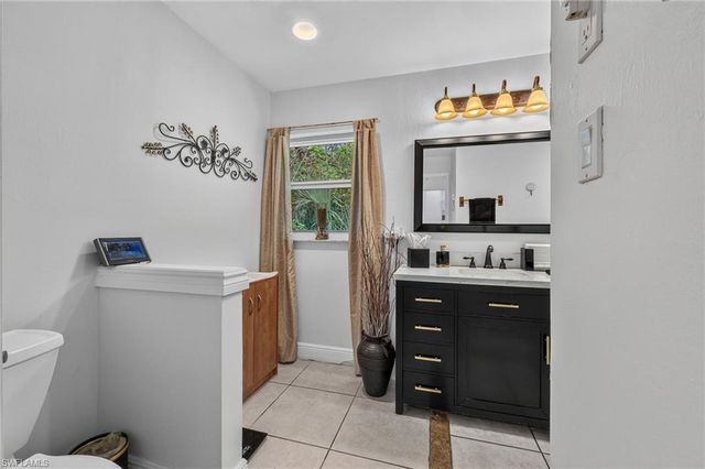 135 45th AVE NE, Naples, FL 34120