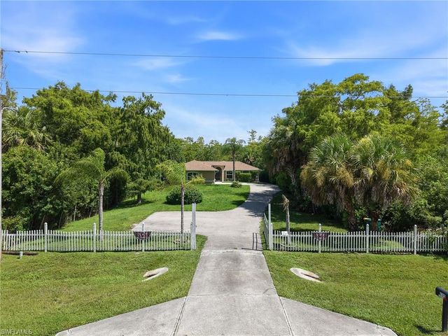 135 45th AVE NE, Naples, FL 34120