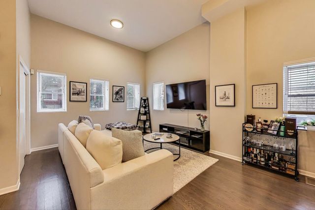 1521 N Paulina Street 1F, Chicago, IL 60622