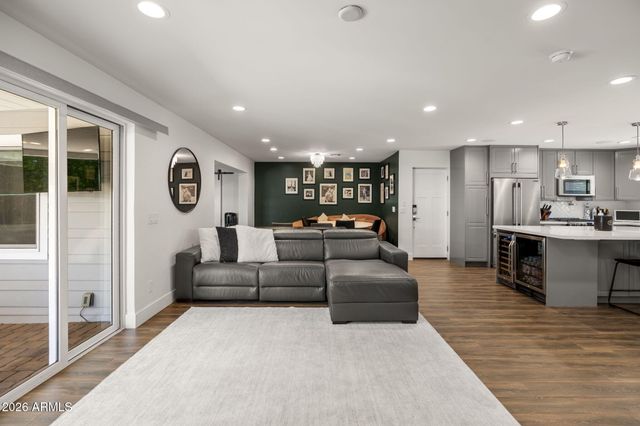 7433 E CAMBRIDGE Avenue, Scottsdale, AZ 85257