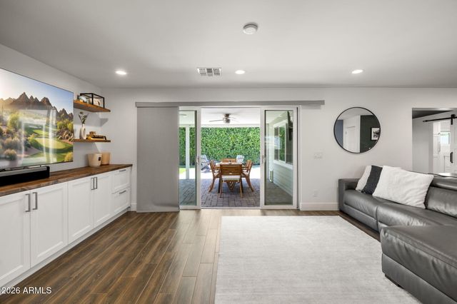 7433 E CAMBRIDGE Avenue, Scottsdale, AZ 85257