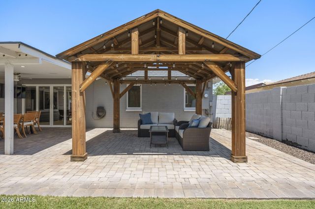 7433 E CAMBRIDGE Avenue, Scottsdale, AZ 85257