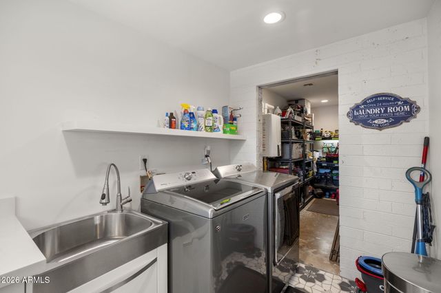 7433 E CAMBRIDGE Avenue, Scottsdale, AZ 85257