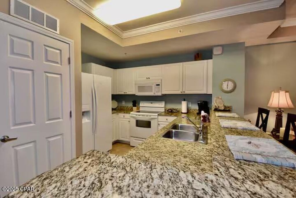 Image 11 of property listing at 16819 Front Beach Road 2106, Panama City Beach, FL 32413