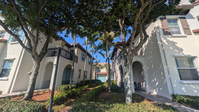 4153 Cascada Circle, Cooper City, FL 33024