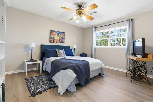 42 Stoneledge Drive, Maumelle, AR 72113