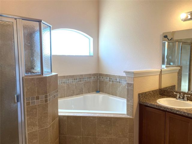 250 HIGHLAND MEADOWS COURT, Davenport, FL 33837