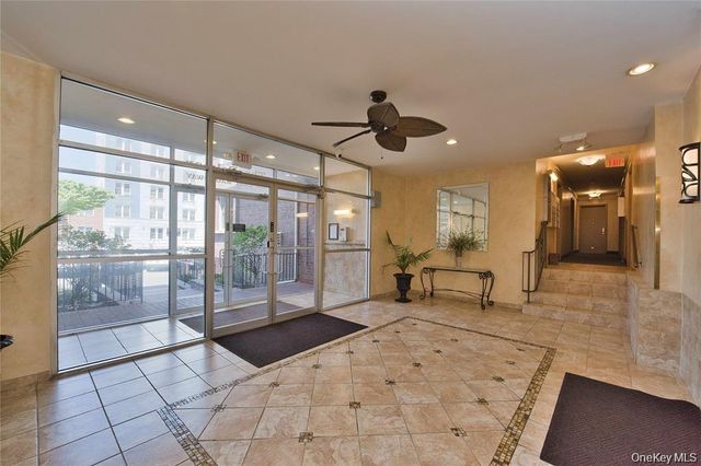 210 E Broadway 6L, Long Beach, NY 11561