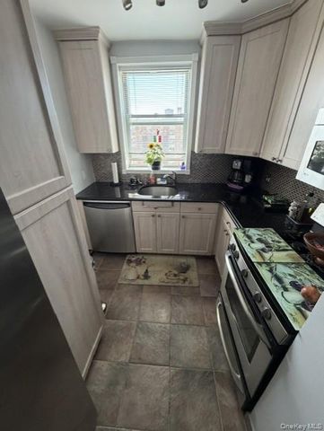 210 E Broadway 6L, Long Beach, NY 11561