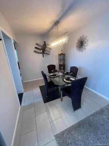 210 E Broadway 6L, Long Beach, NY 11561