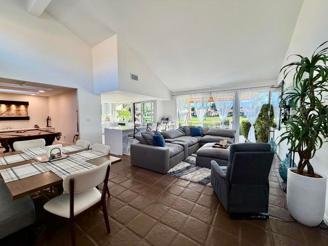 177 Las Lomas, Palm Desert, CA 92260