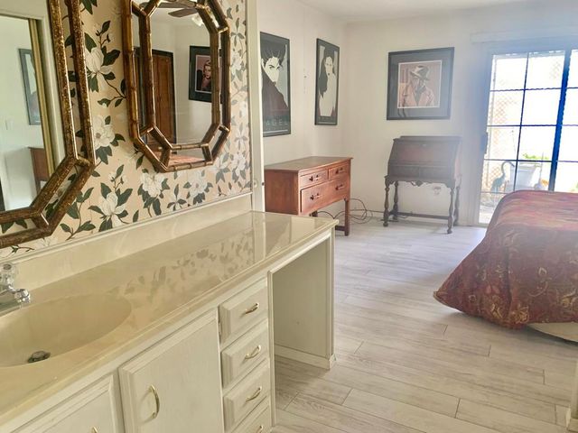 377 Club Circle Drive, Palm Springs, CA 92264