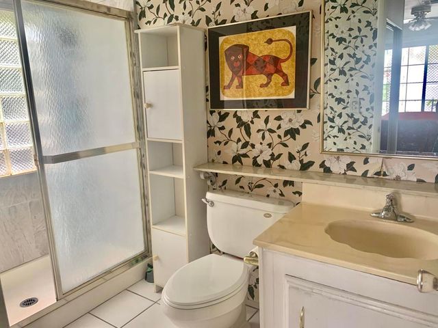 377 Club Circle Drive, Palm Springs, CA 92264